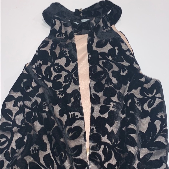 Black crushed velvet high neck open back dress - Picture 6 of 8